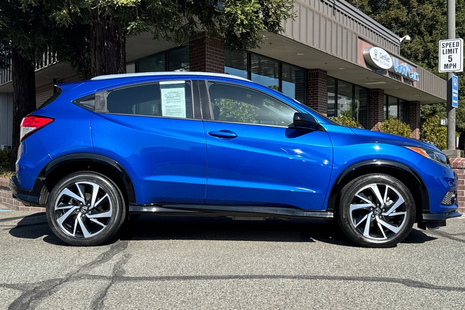 2019 Honda HR-V Sport 2WD photo 3