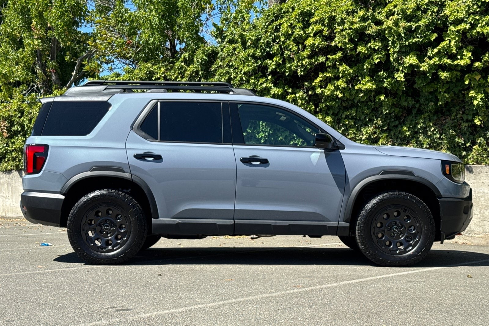 2026 Honda Passport TrailSport Elite Blackout photo 3