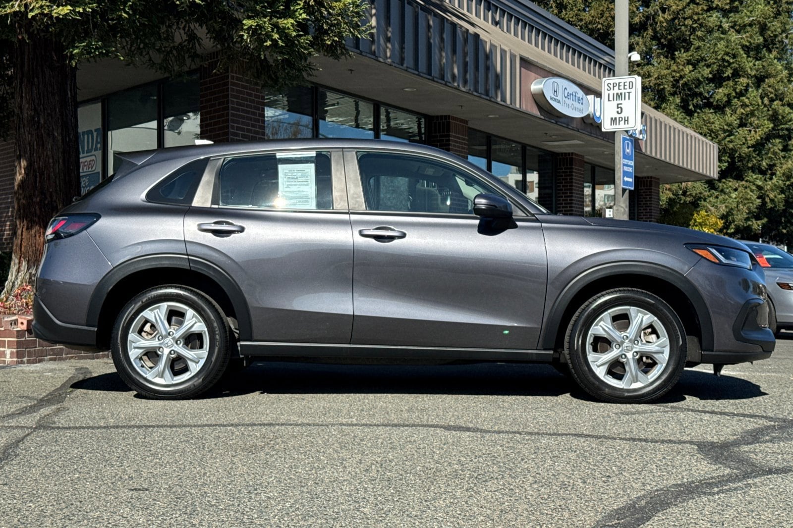 2023 Honda HR-V LX 2WD photo 3