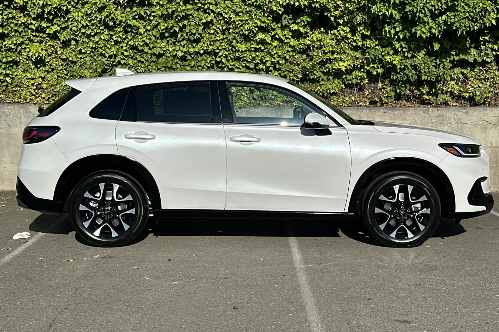 2026 Honda HR-V EX-L photo 2
