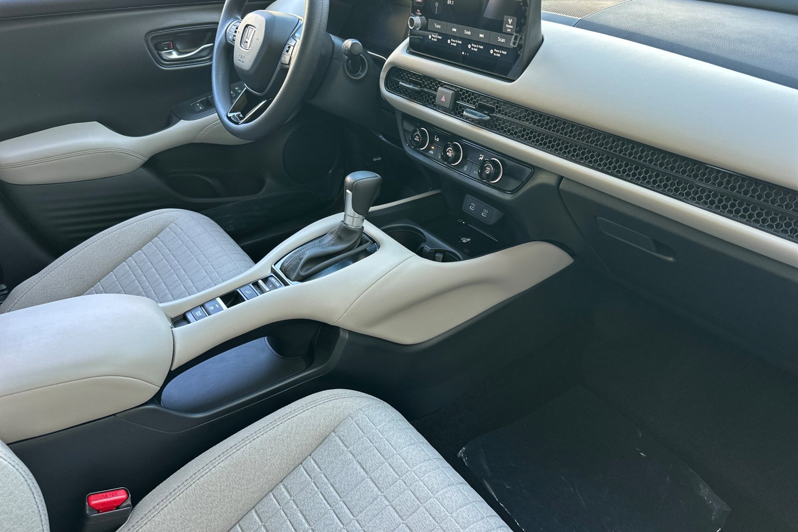 2026 Honda HR-V LX - Photo 13