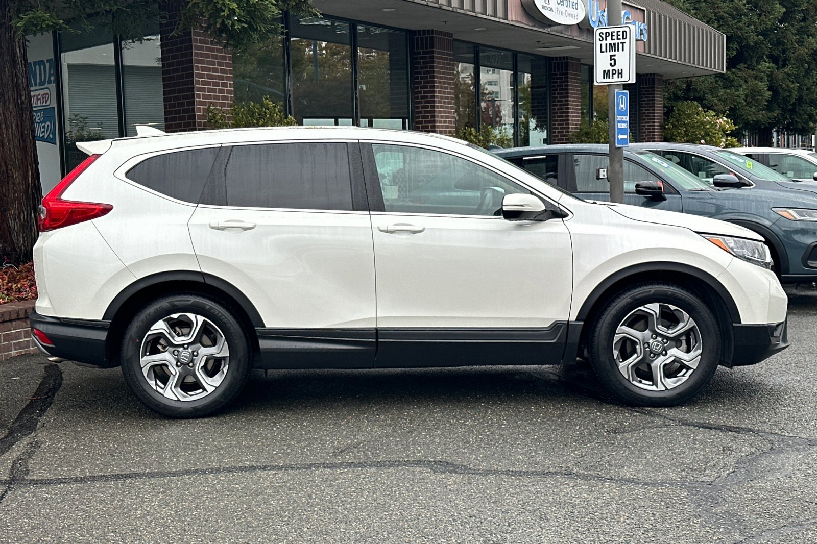 2017 Honda CR-V EX photo 3