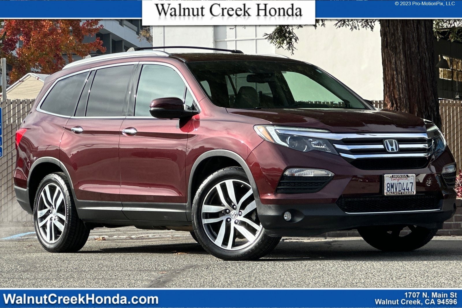 2017 Honda Pilot Elite's photo