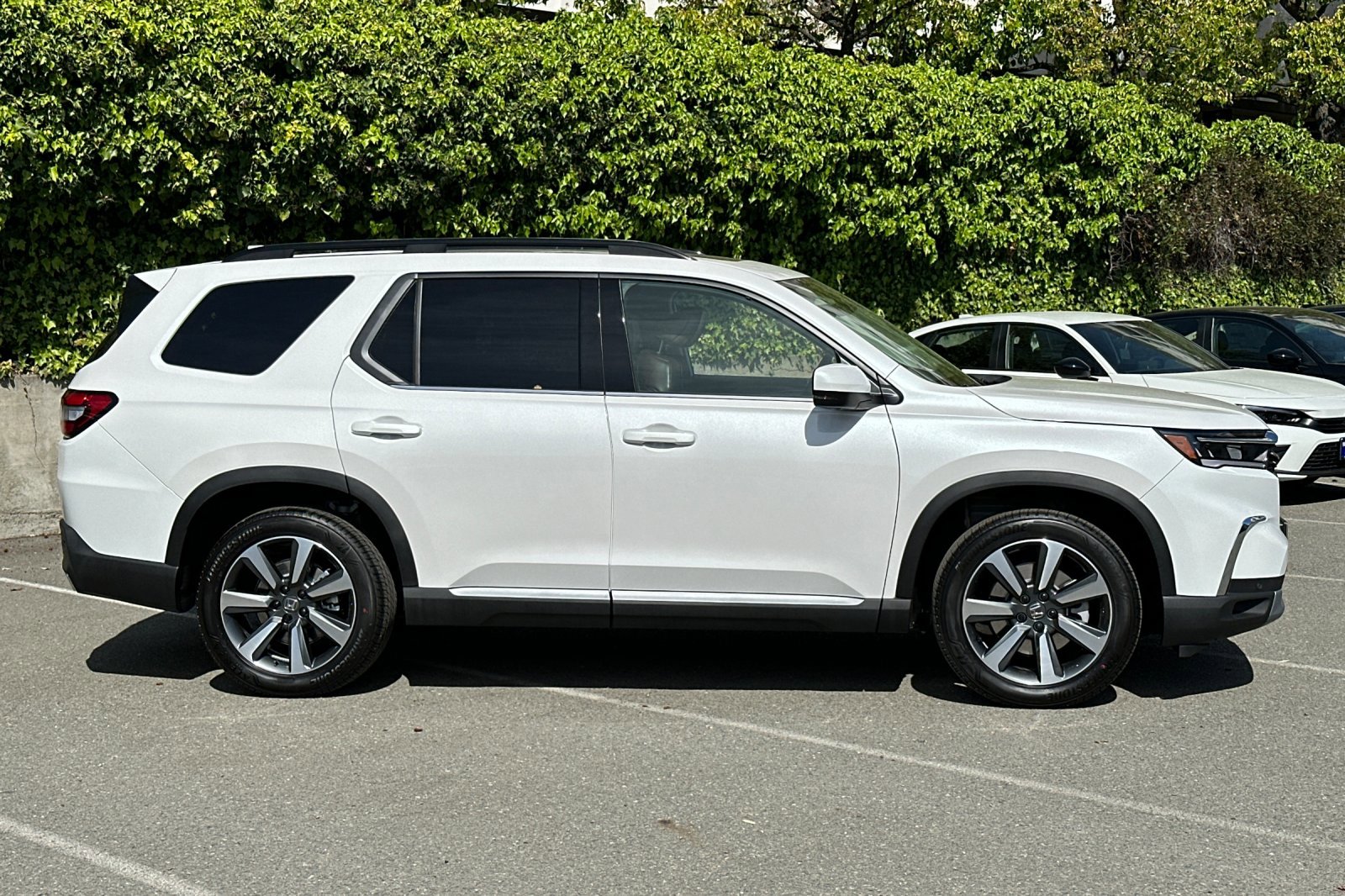 2025 Honda Pilot Elite photo 3