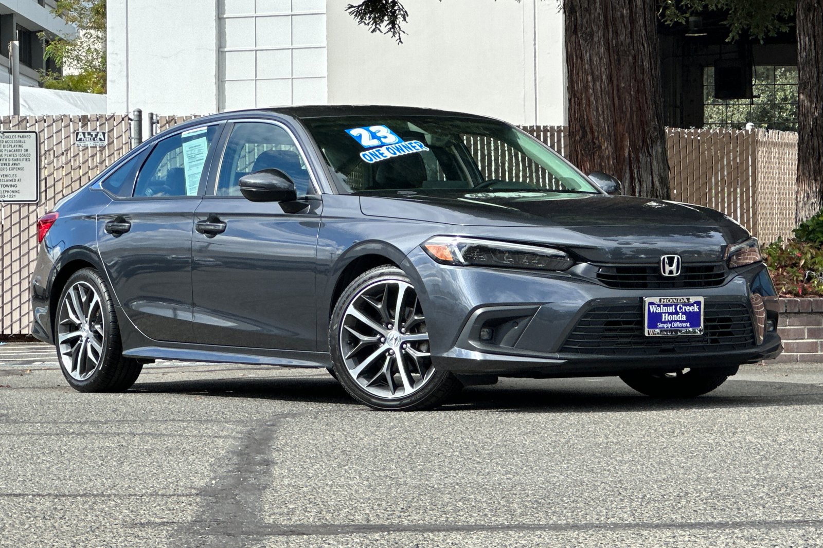 2023 Honda Civic Touring photo 2
