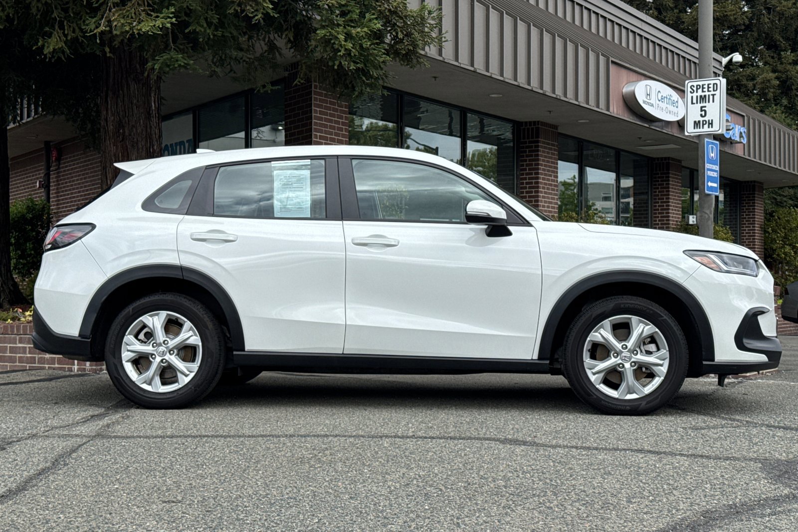 2023 Honda HR-V LX 2WD photo 3