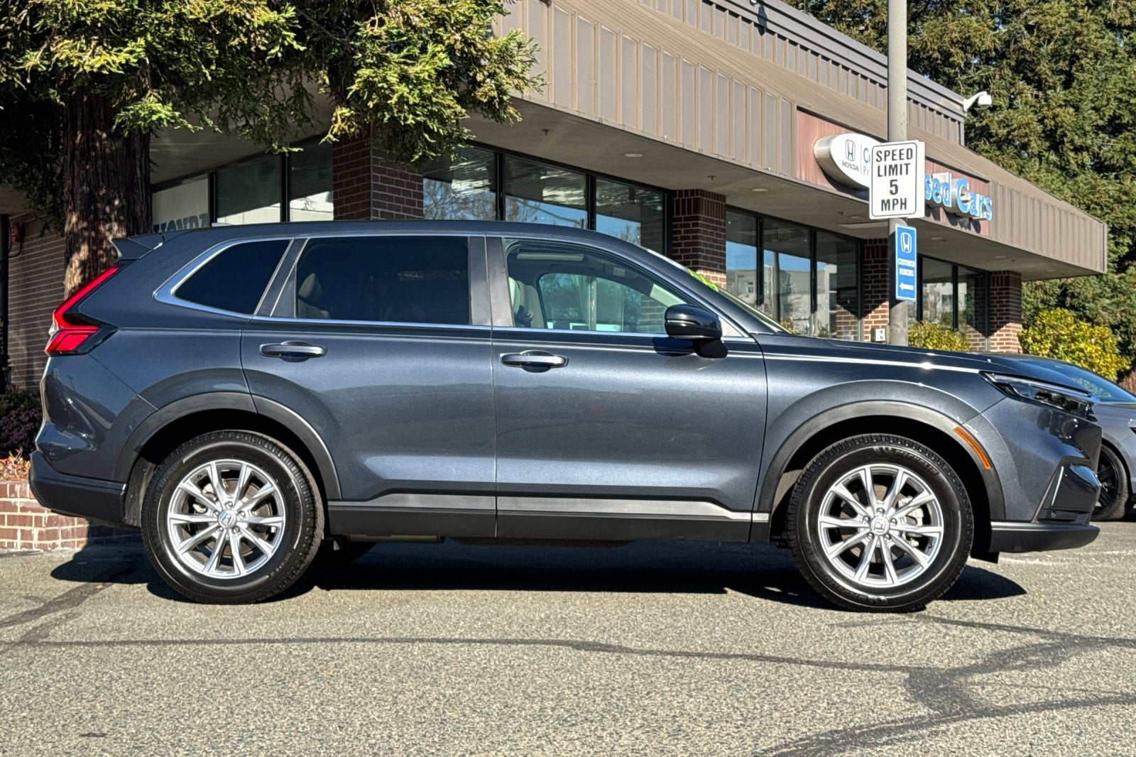 2023 Honda CR-V EX-L photo 2