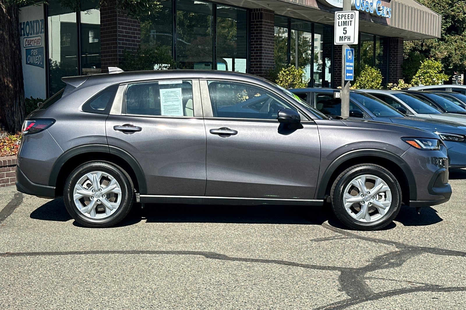 2023 Honda HR-V LX 2WD photo 2