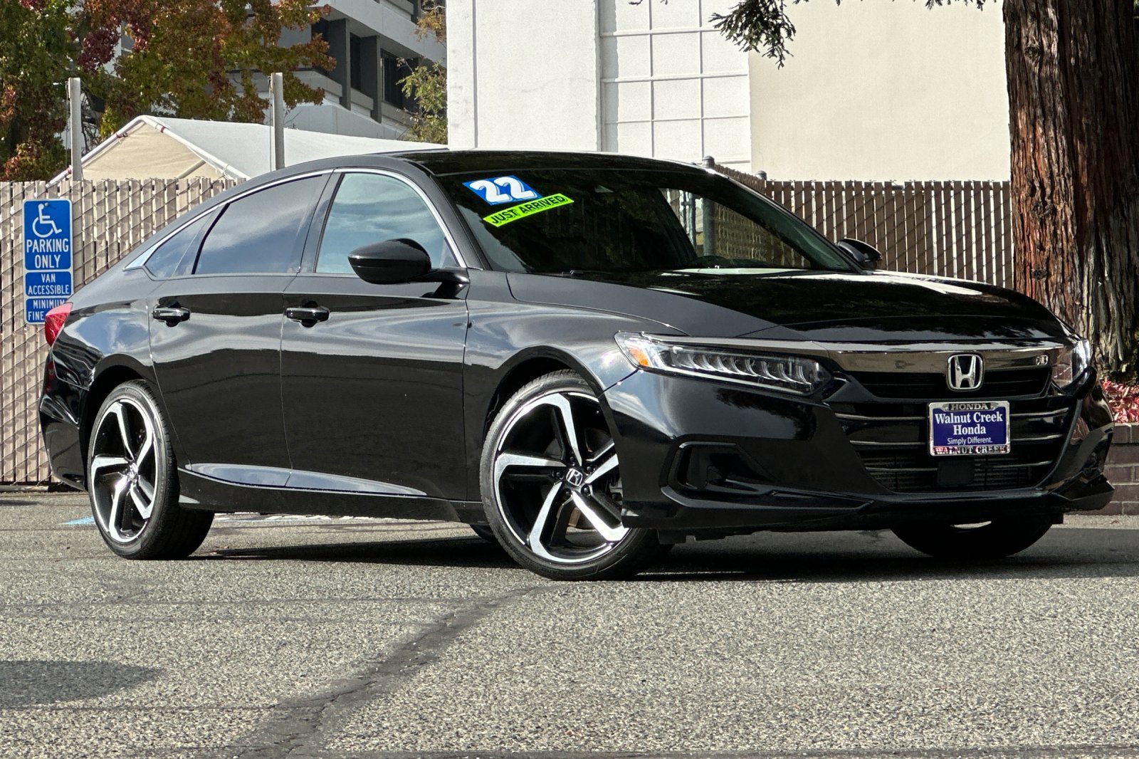 2022 Honda Accord Sport 1.5T photo 2
