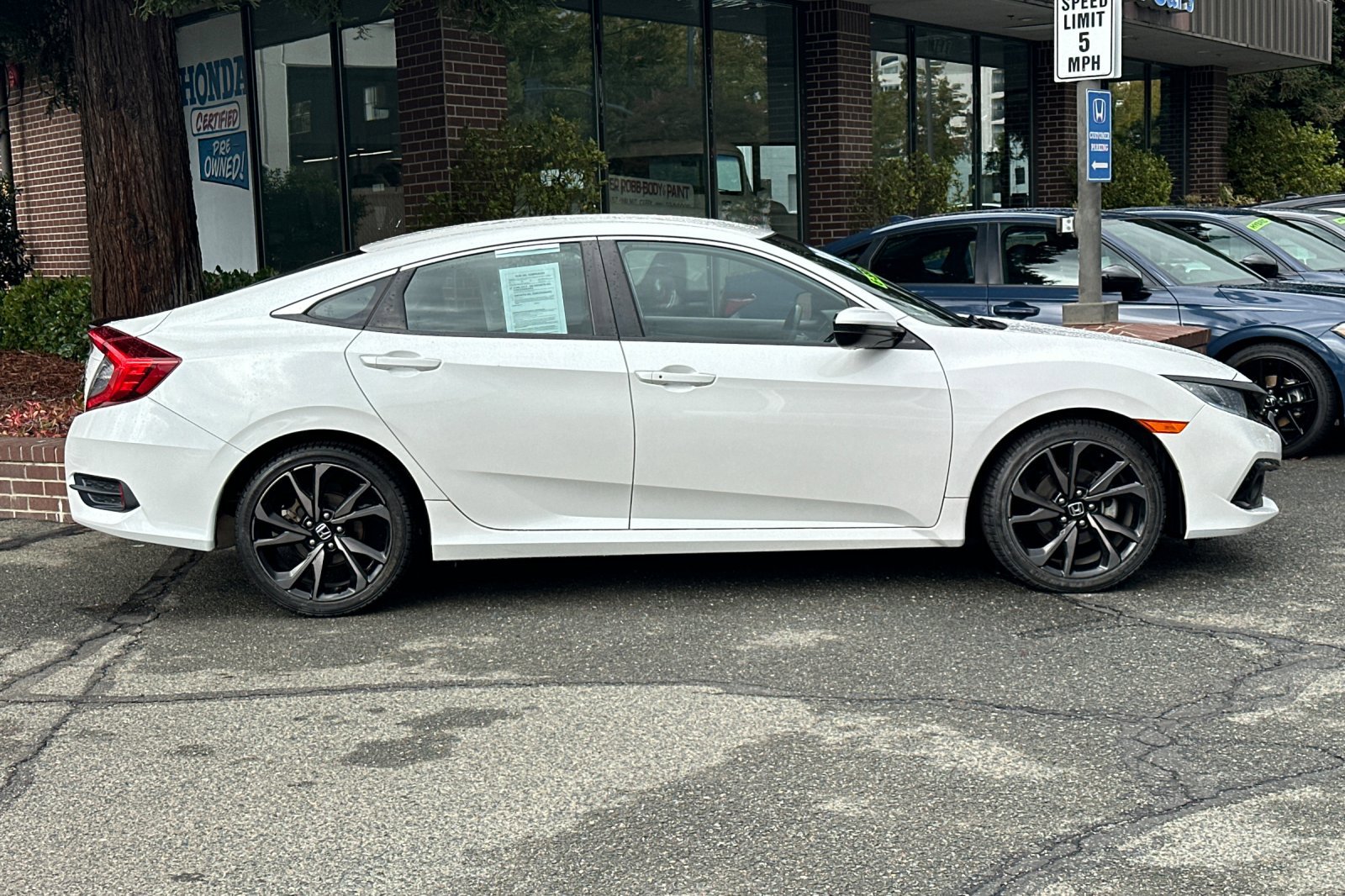 2019 Honda Civic Sport photo 2