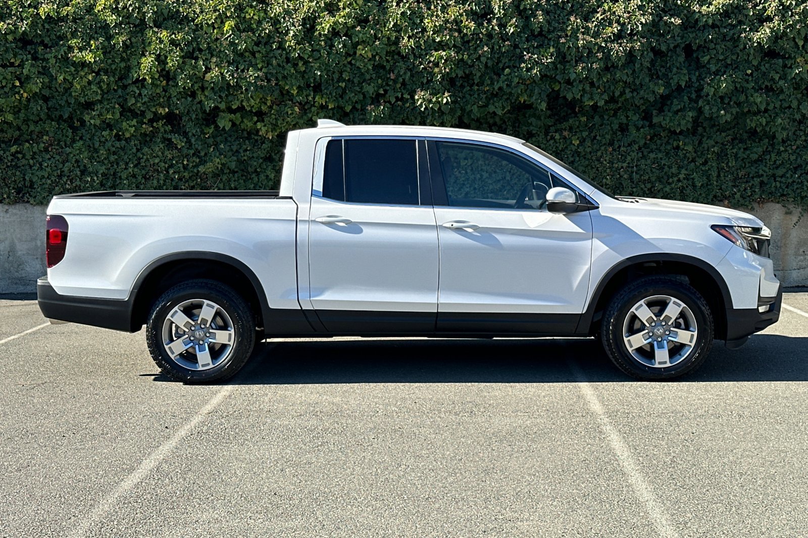 2025 Honda Ridgeline RTL photo 3