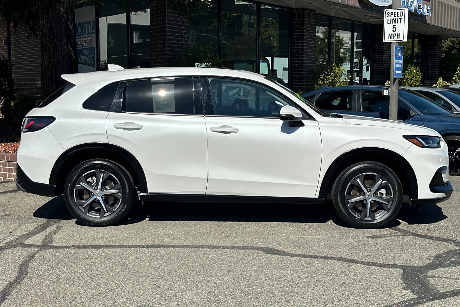 2023 Honda HR-V EX-L photo 2