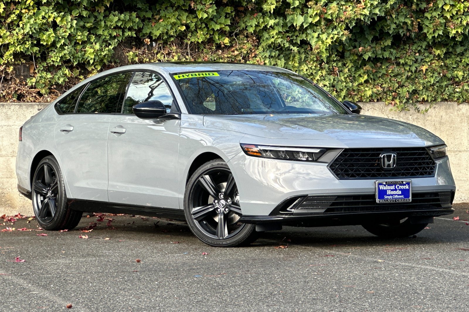 2025 Honda Accord Hybrid Sport-L photo 2