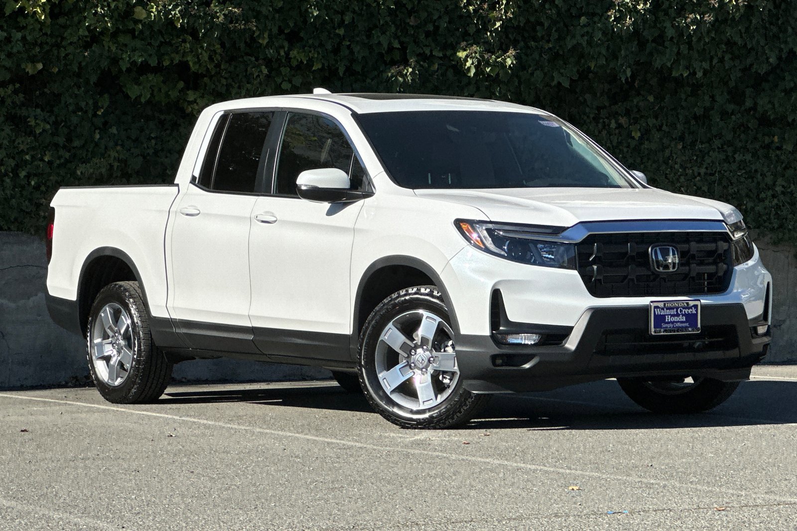2025 Honda Ridgeline RTL photo 2