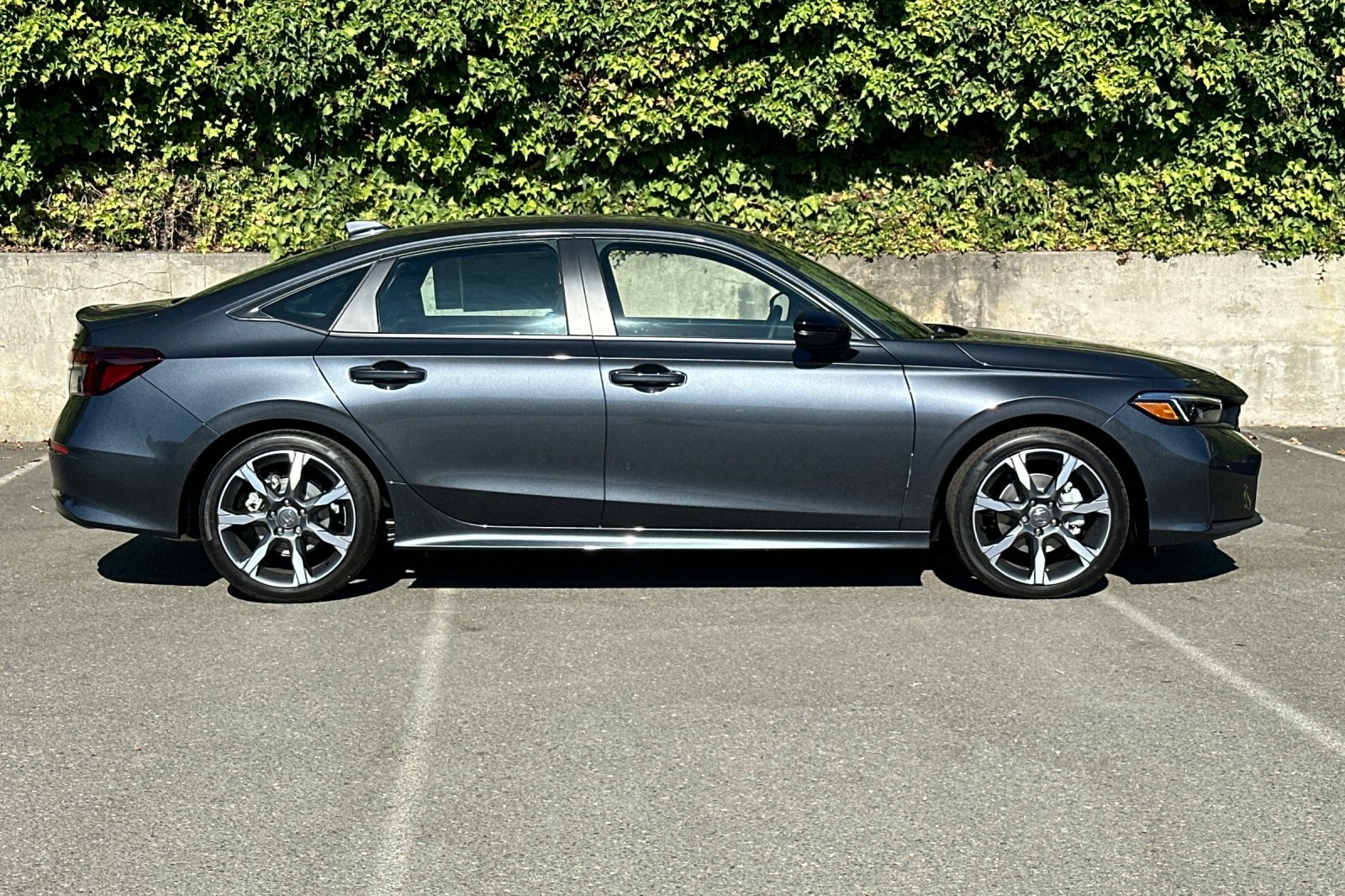 2026 Honda Civic Hybrid Sport Touring photo 3