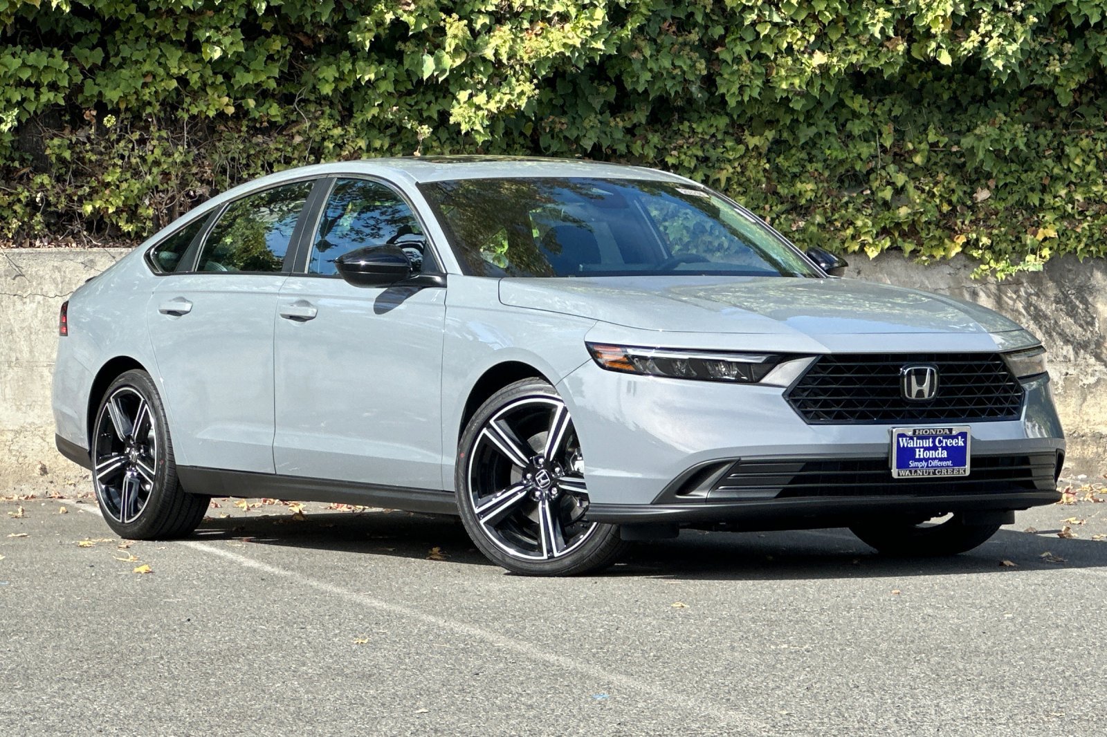 2025 Honda Accord Hybrid Sport photo 2
