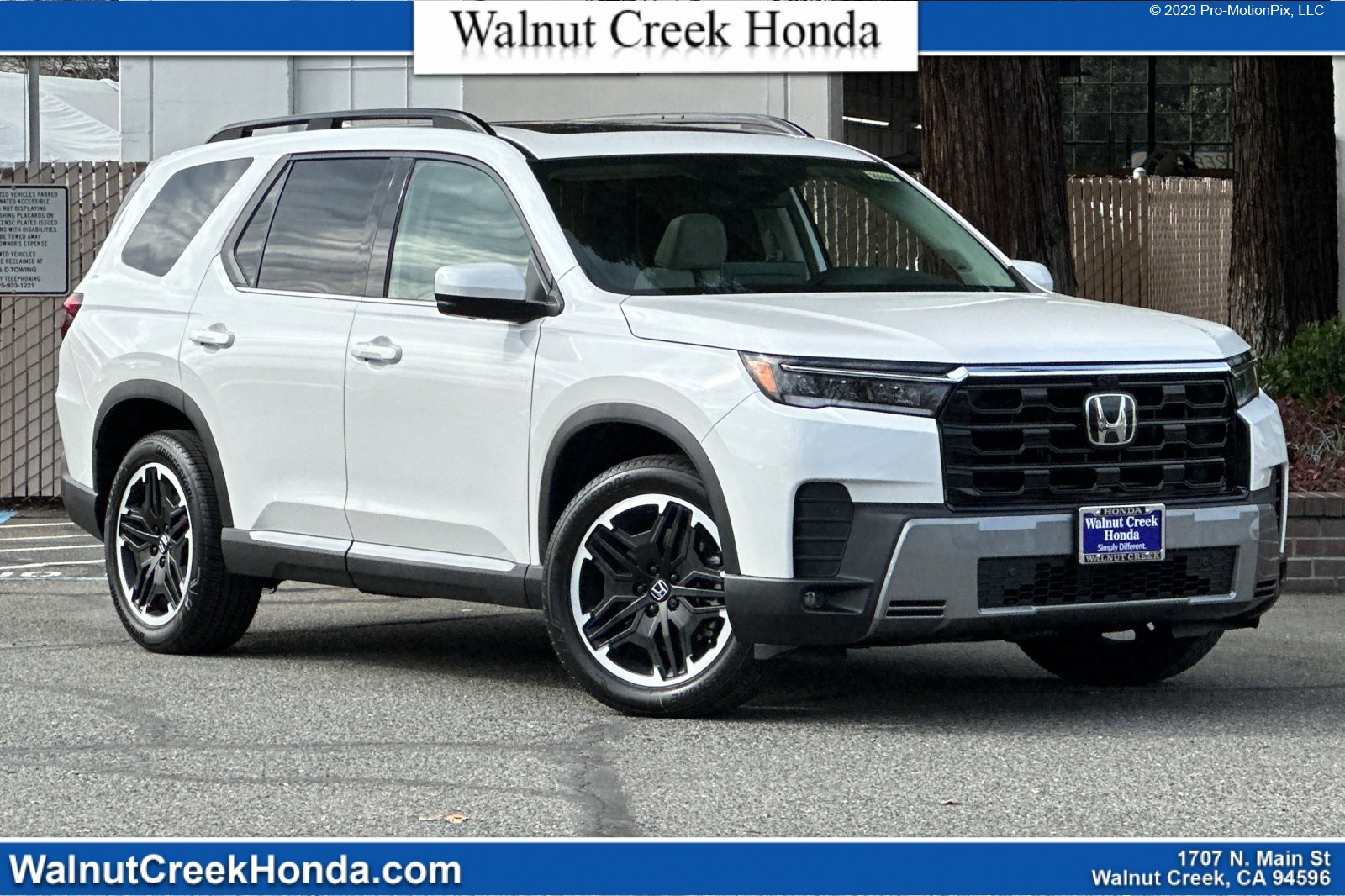 2026 Honda Pilot Touring AWD's photo