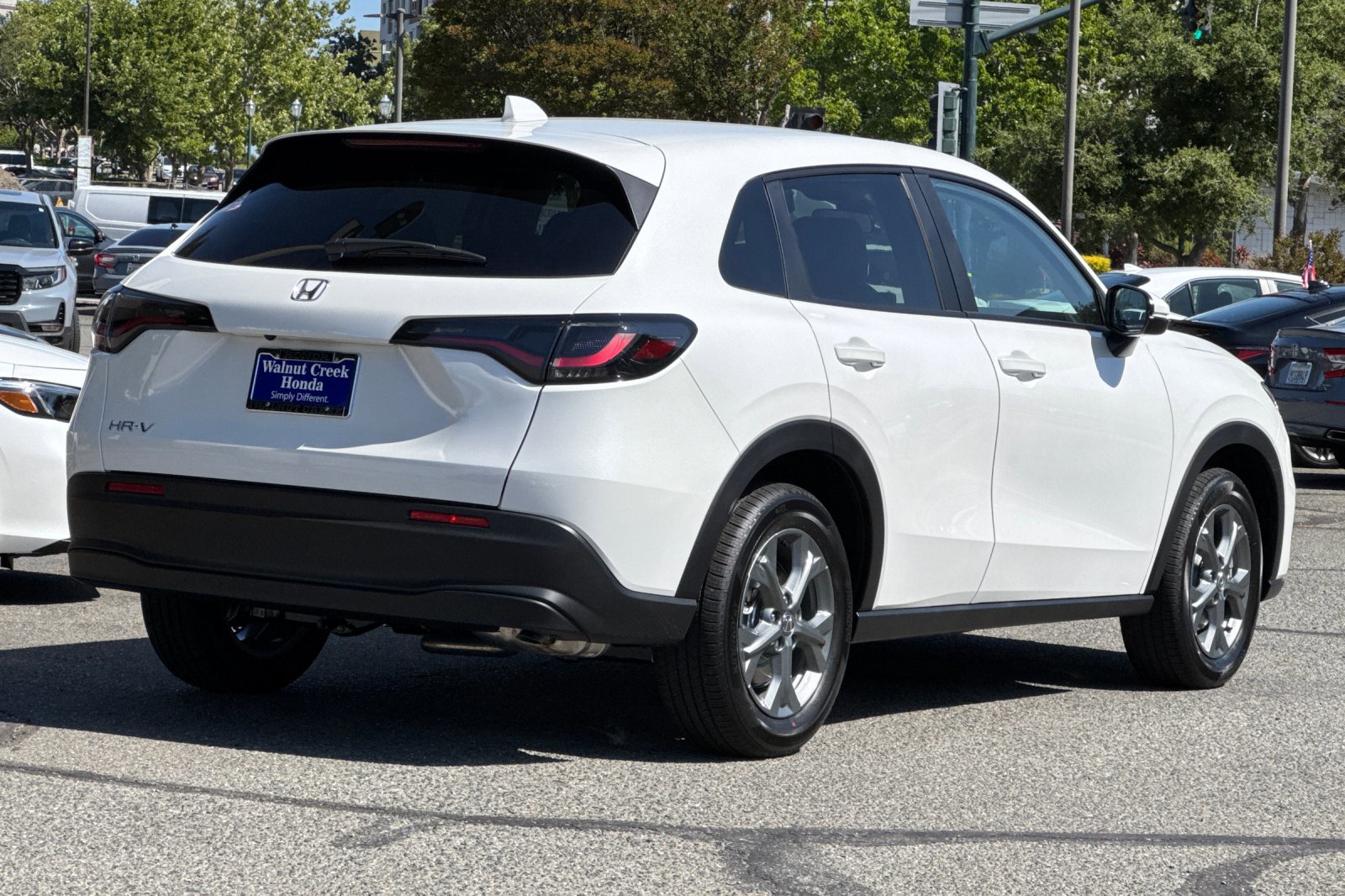 2026 Honda HR-V LX photo 2