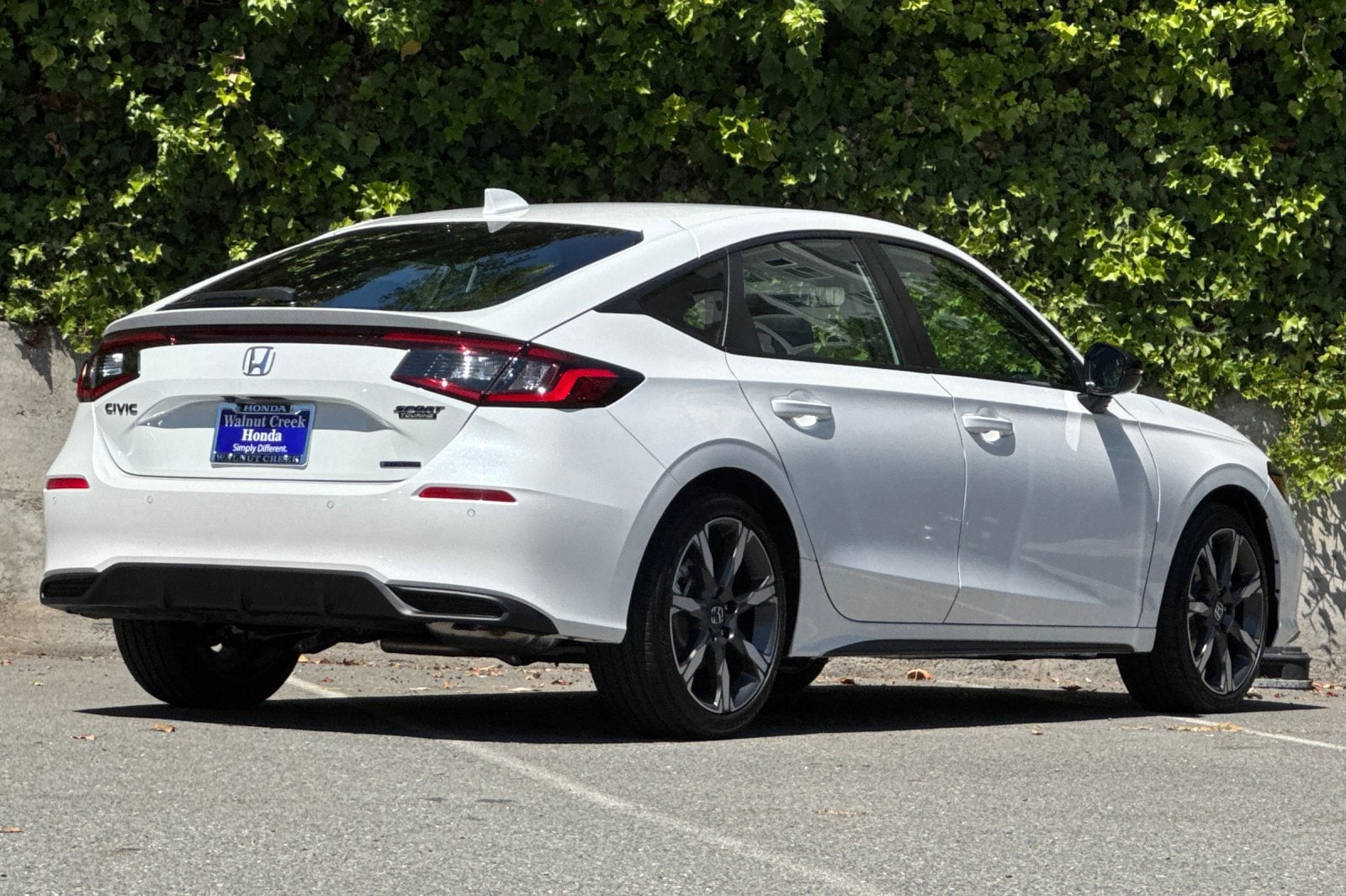 2026 Honda Civic Hatchback Sport Touring photo 4