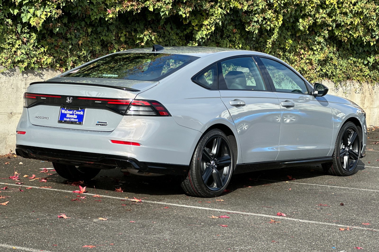 2025 Honda Accord Hybrid Sport-L photo 4