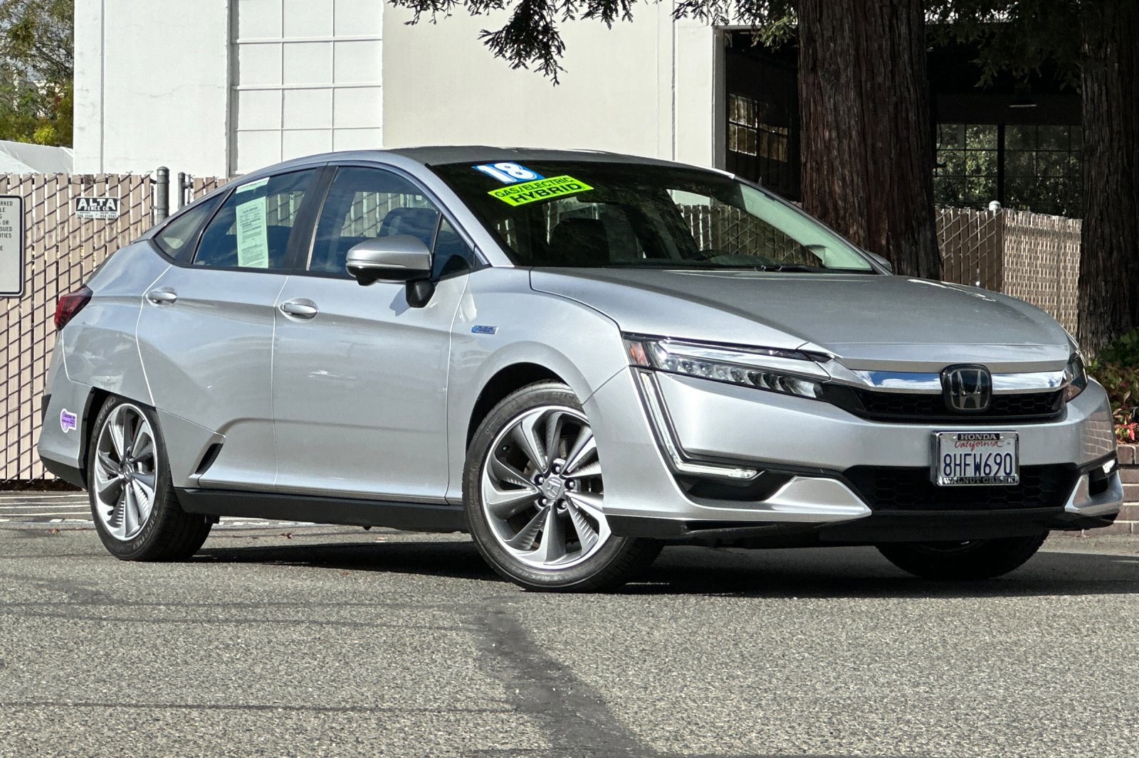 2018 Honda Clarity Plug-In Hybrid Touring photo 2
