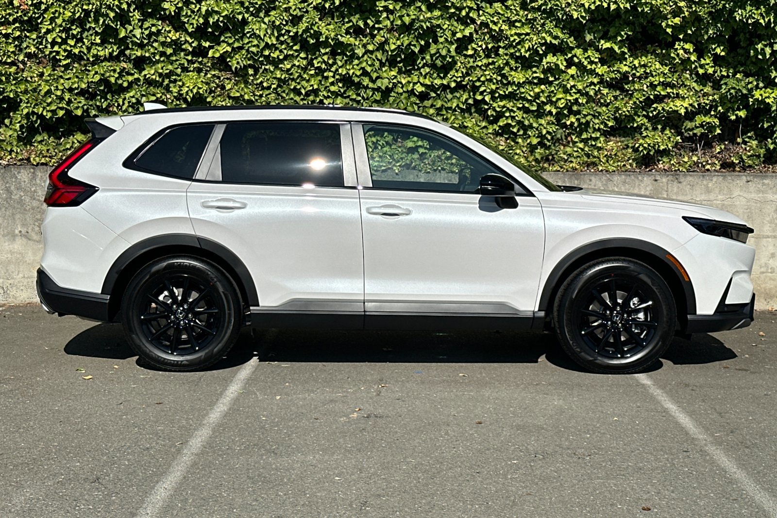 2026 Honda CR-V Hybrid Sport-L photo 3