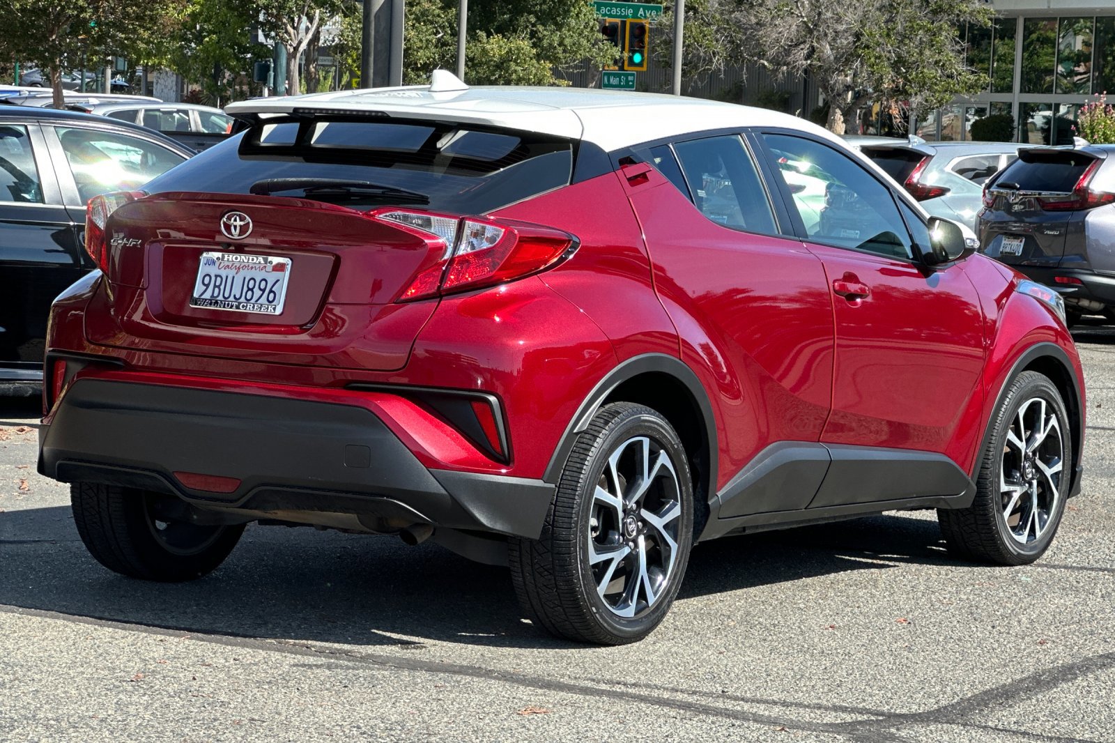 2018 Toyota C-HR XLE photo 4
