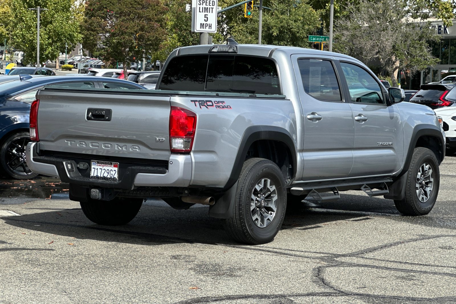 2017 Toyota Tacoma TRD V6 photo 4