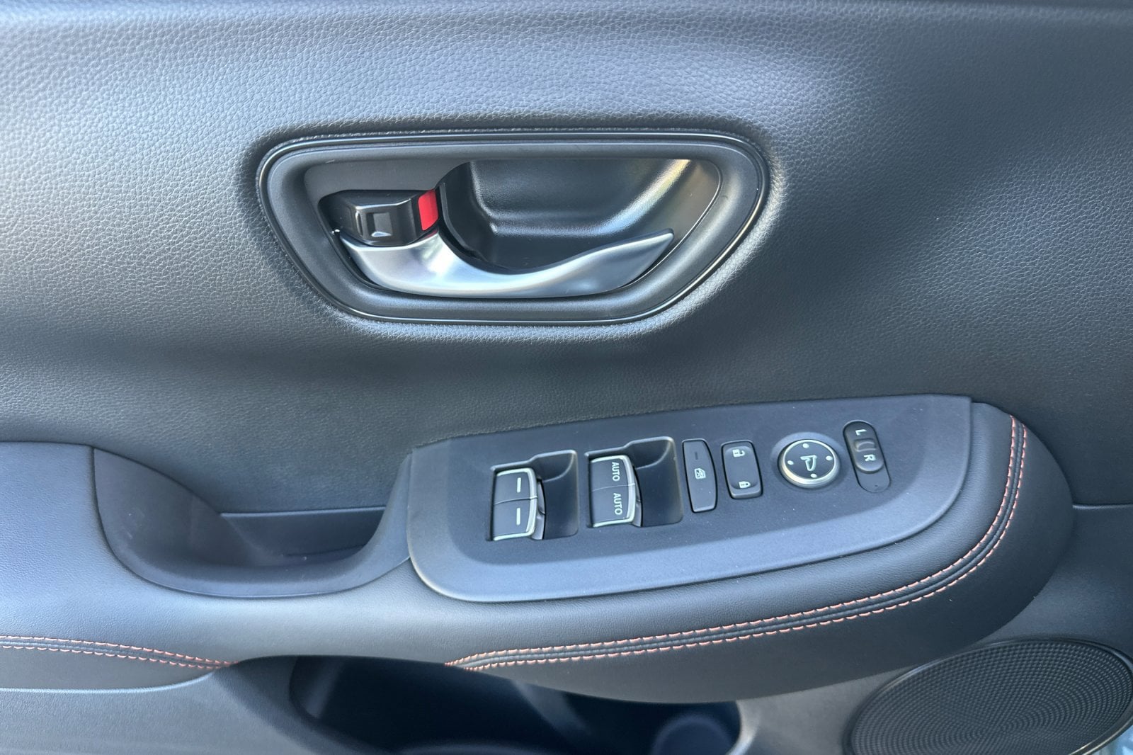 2026 Honda HR-V Sport - Photo 8