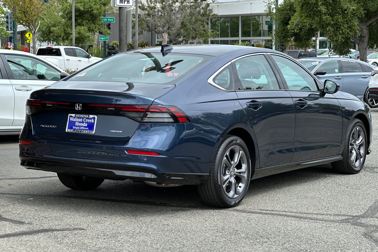 2025 Honda Accord Hybrid EX-L photo 4
