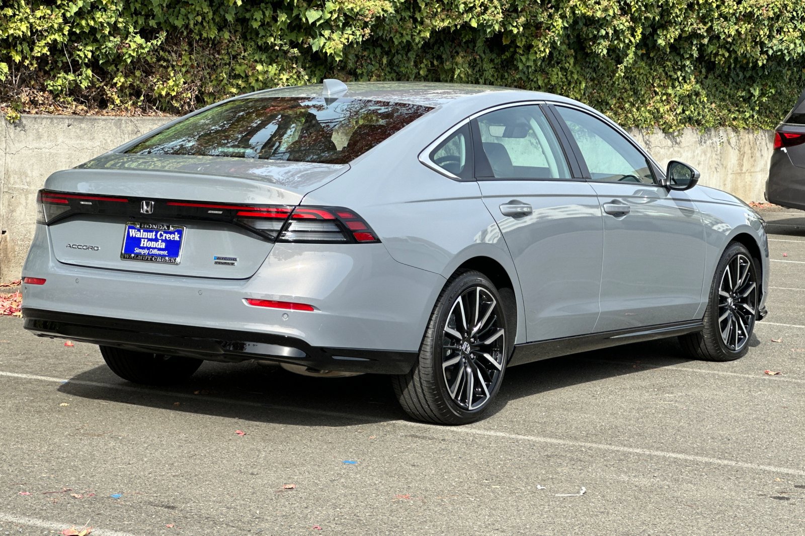 2025 Honda Accord Hybrid Touring photo 4