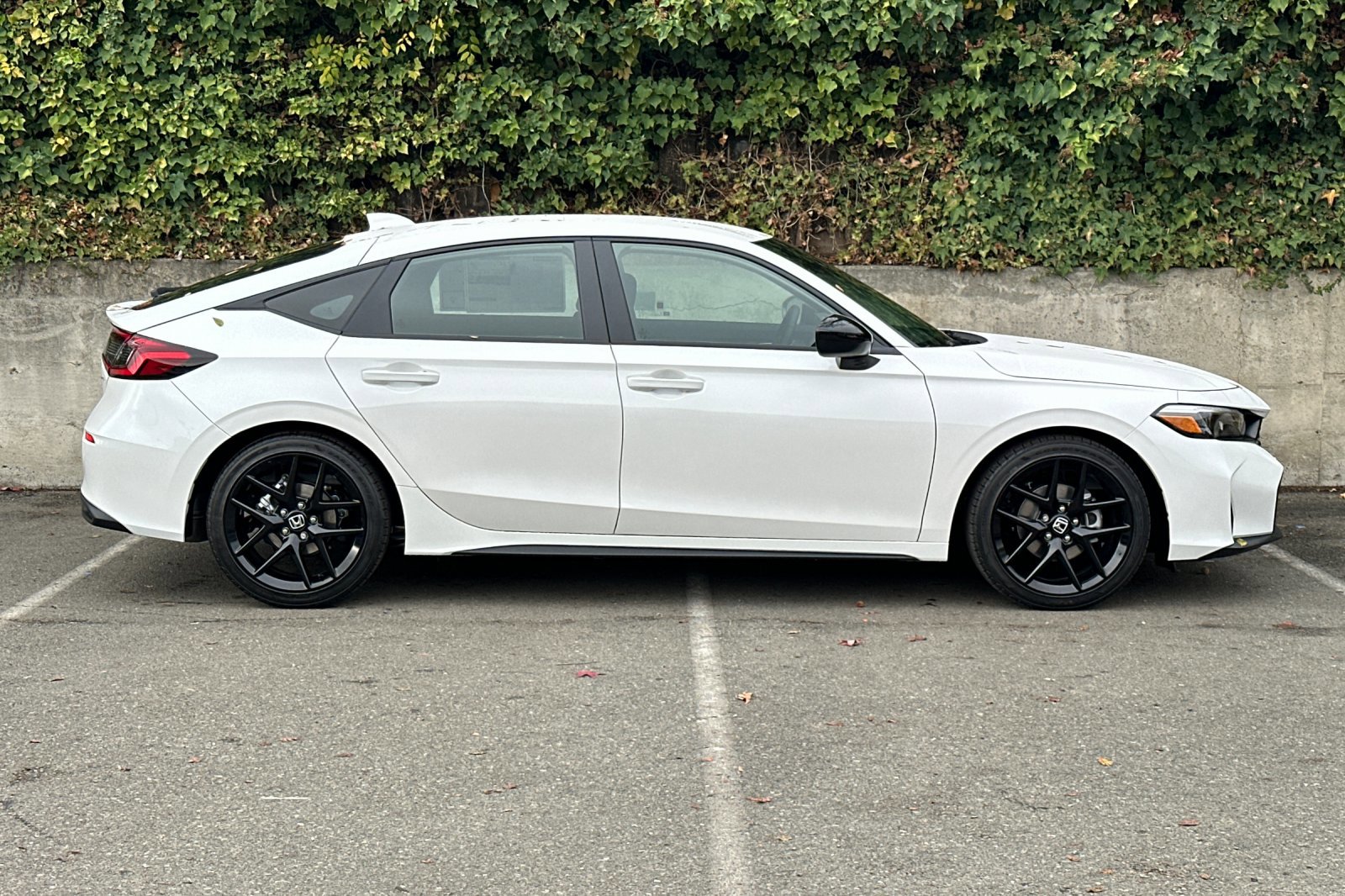 2025 Honda Civic Sport photo 3