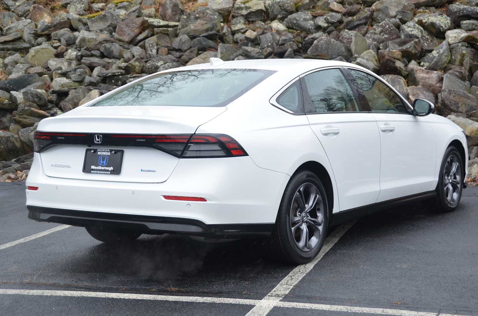 2024 Honda Accord Hybrid EX-L - Photo 15