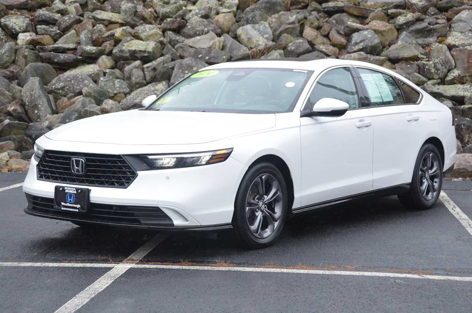 2024 Honda Accord Hybrid EX-L - Photo 13