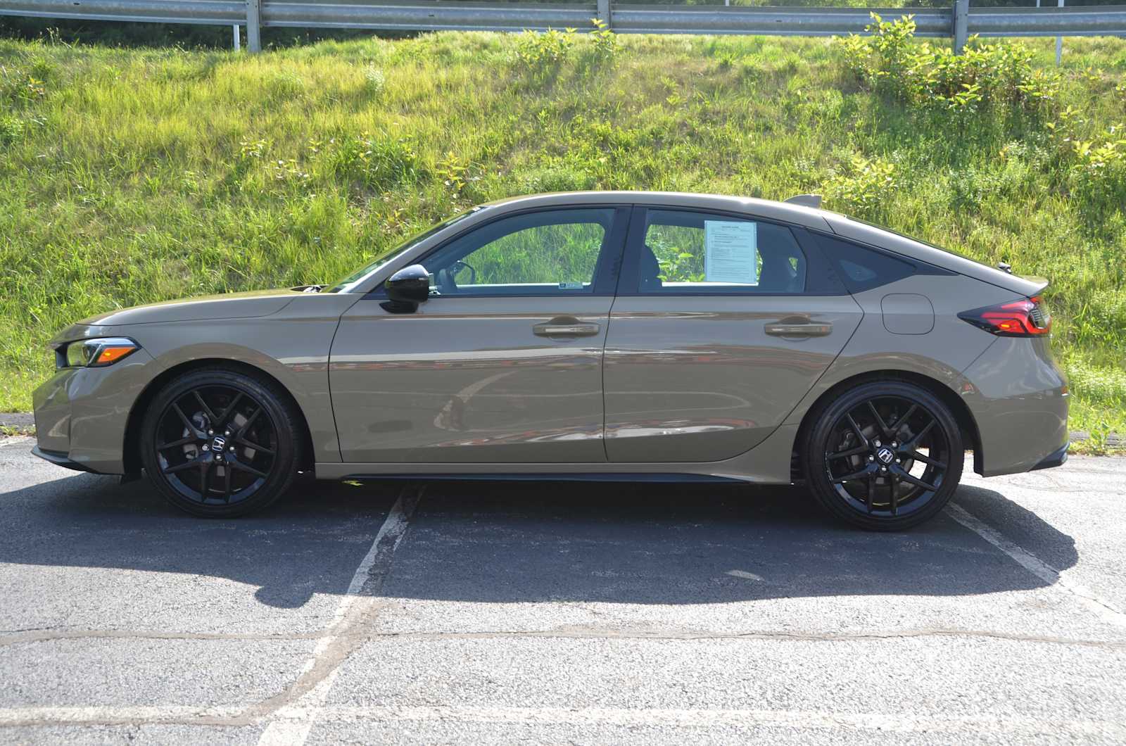 2025 Honda Civic Hatchback Sport - Photo 12