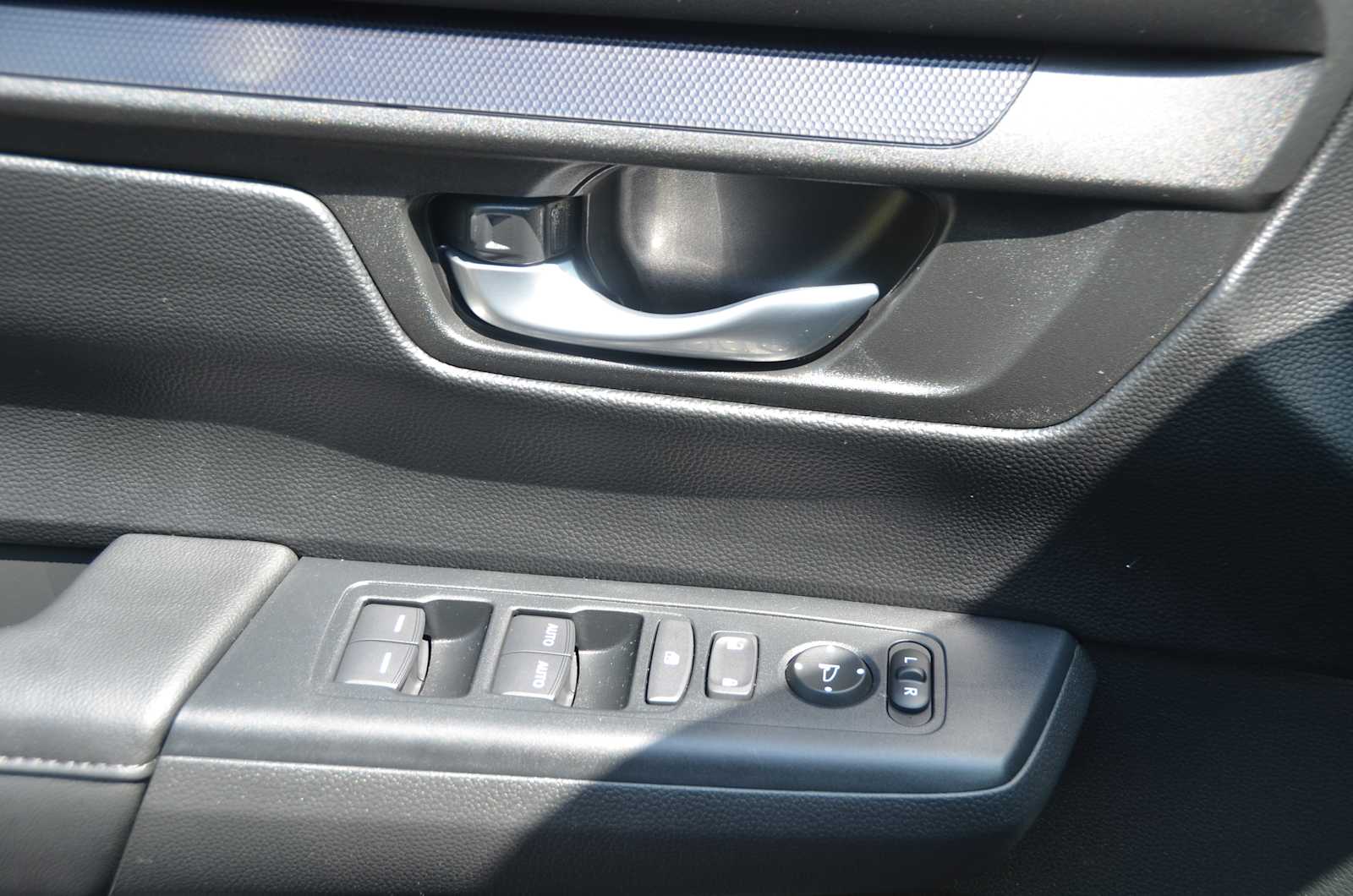 2024 Honda CR-V EX - Photo 17