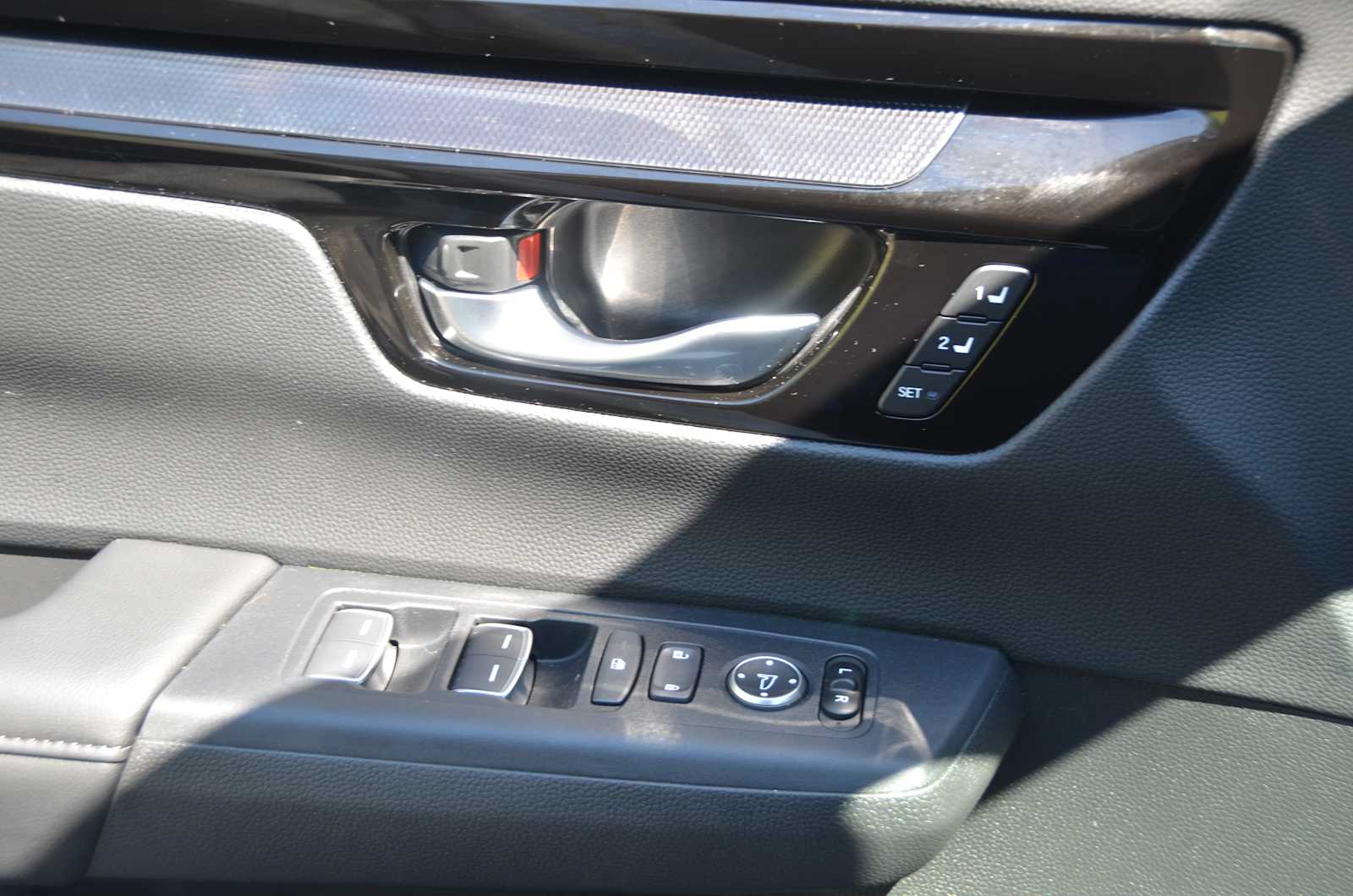 2025 Honda CR-V EX-L - Photo 17