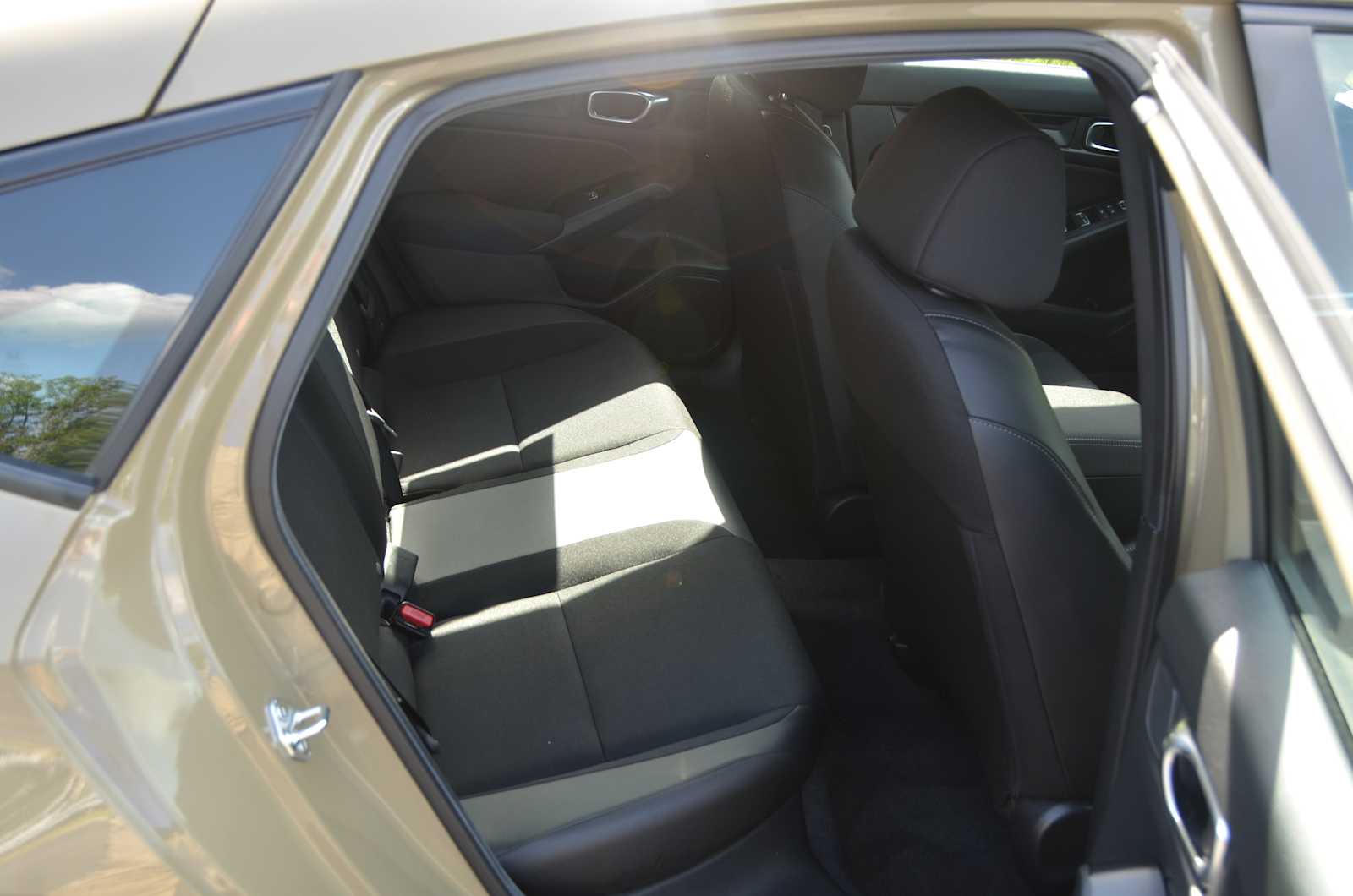 2025 Honda Civic Hatchback Sport - Photo 25