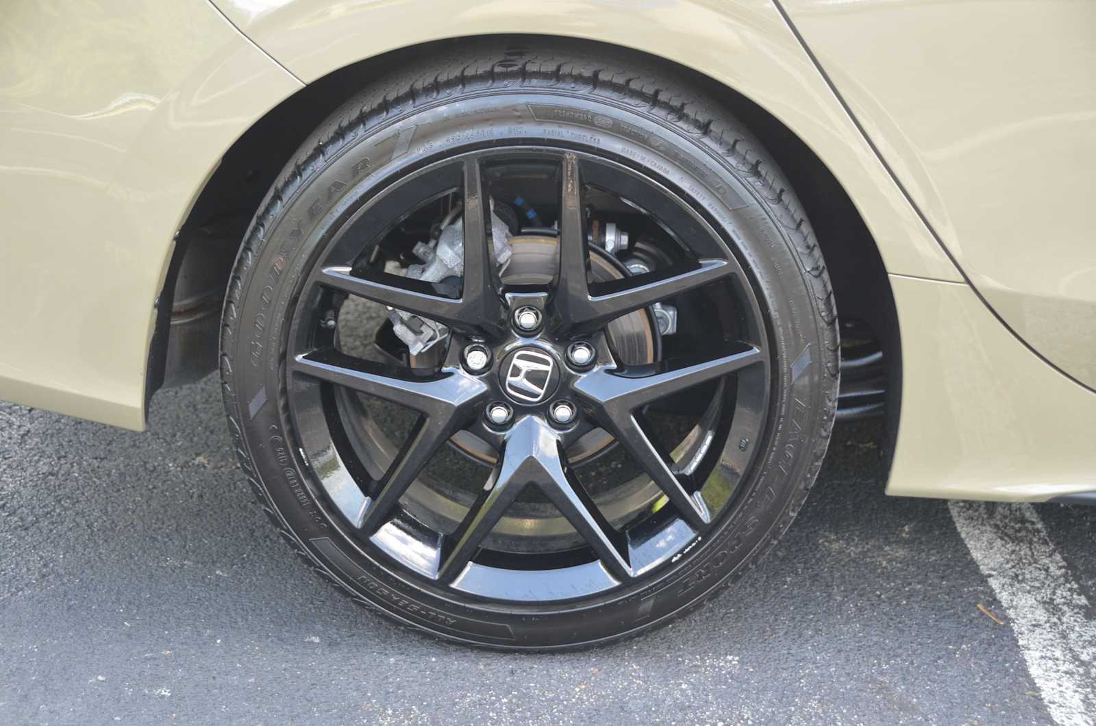 2025 Honda Civic Hatchback Sport - Photo 31