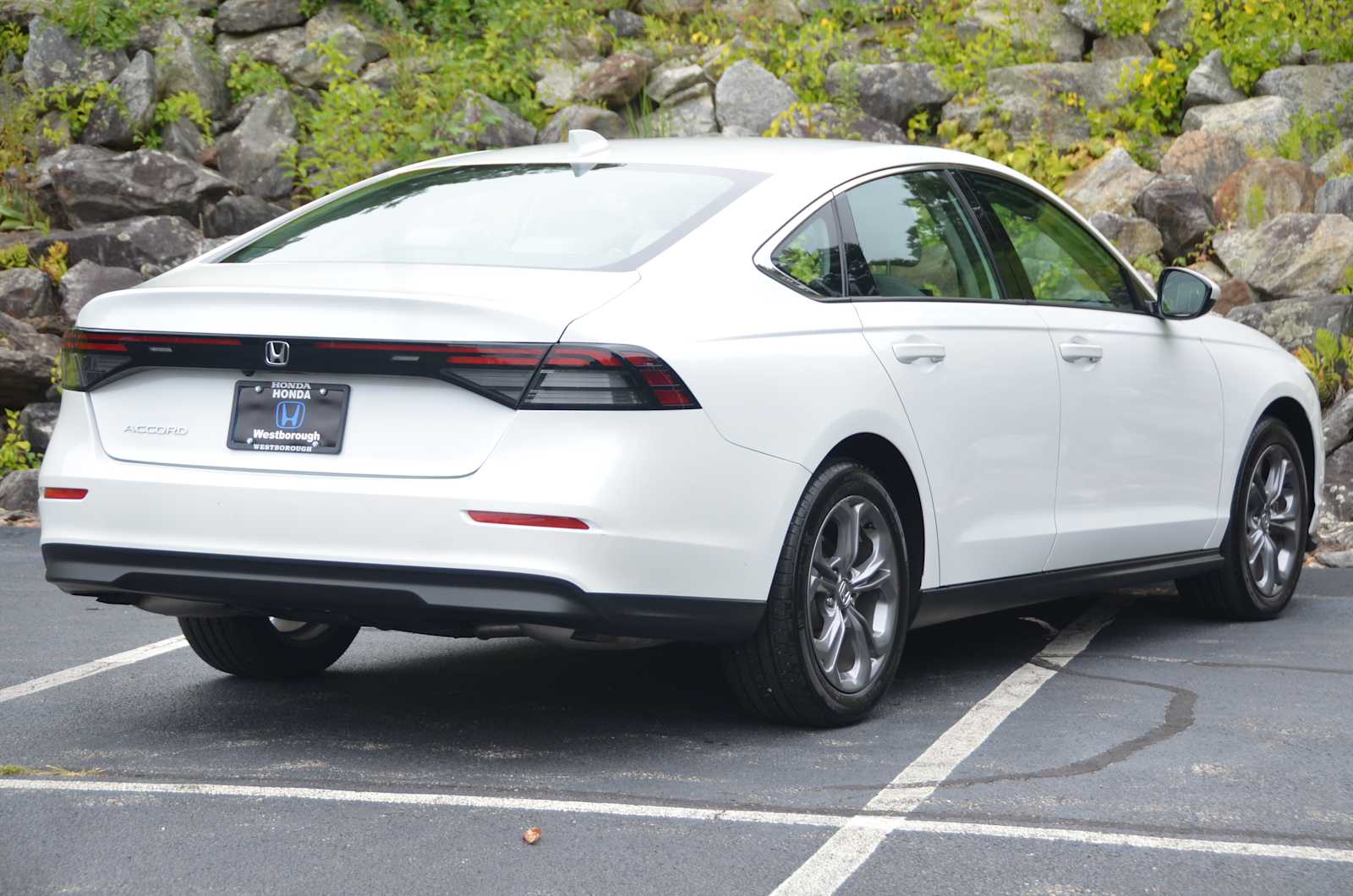 2023 Honda Accord EX - Photo 13
