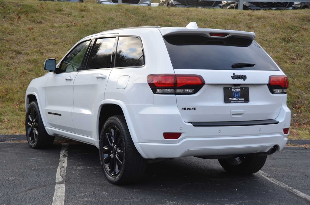 Used 2021 Jeep Grand Cherokee Laredo SUV