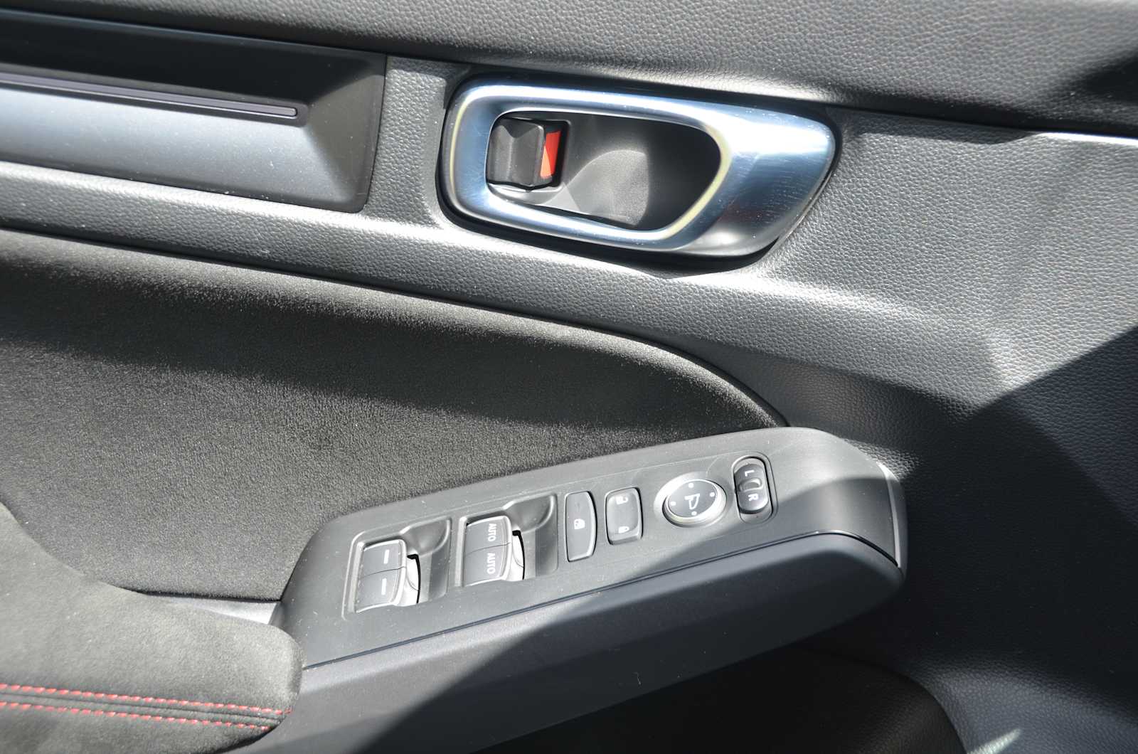 2025 Honda Civic Hatchback Type-R - Photo 17