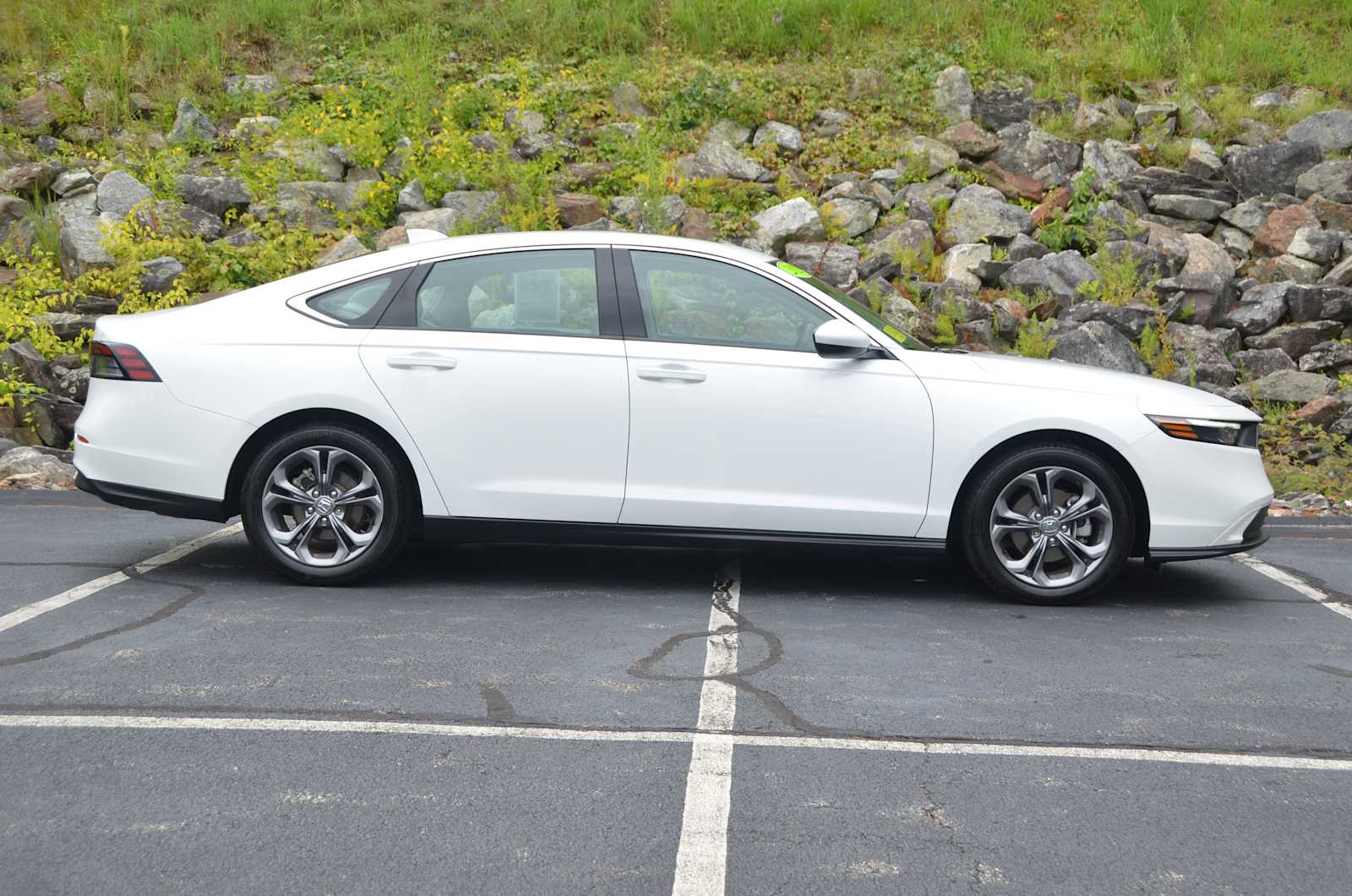 2023 Honda Accord EX - Photo 14