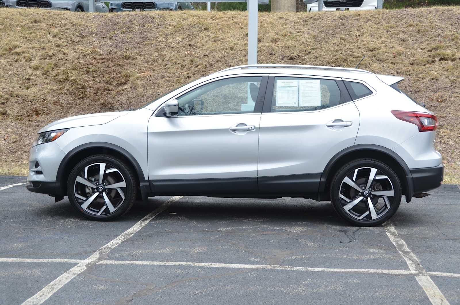 2022 Nissan Rogue Sport SL - Photo 12