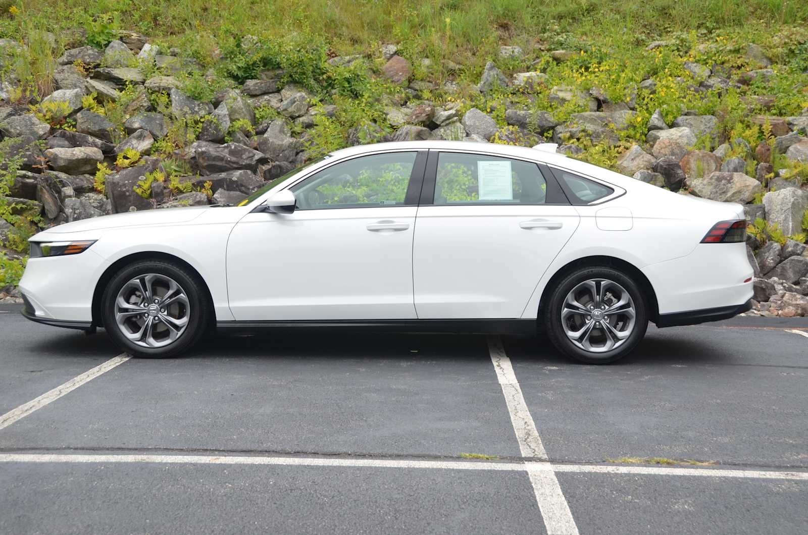2023 Honda Accord EX - Photo 12