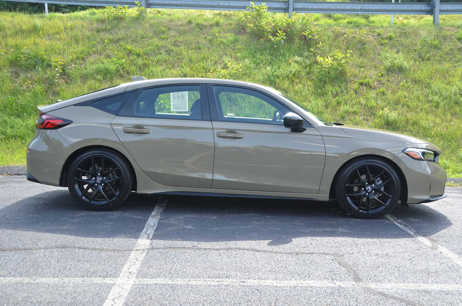 2025 Honda Civic Hatchback Sport - Photo 14