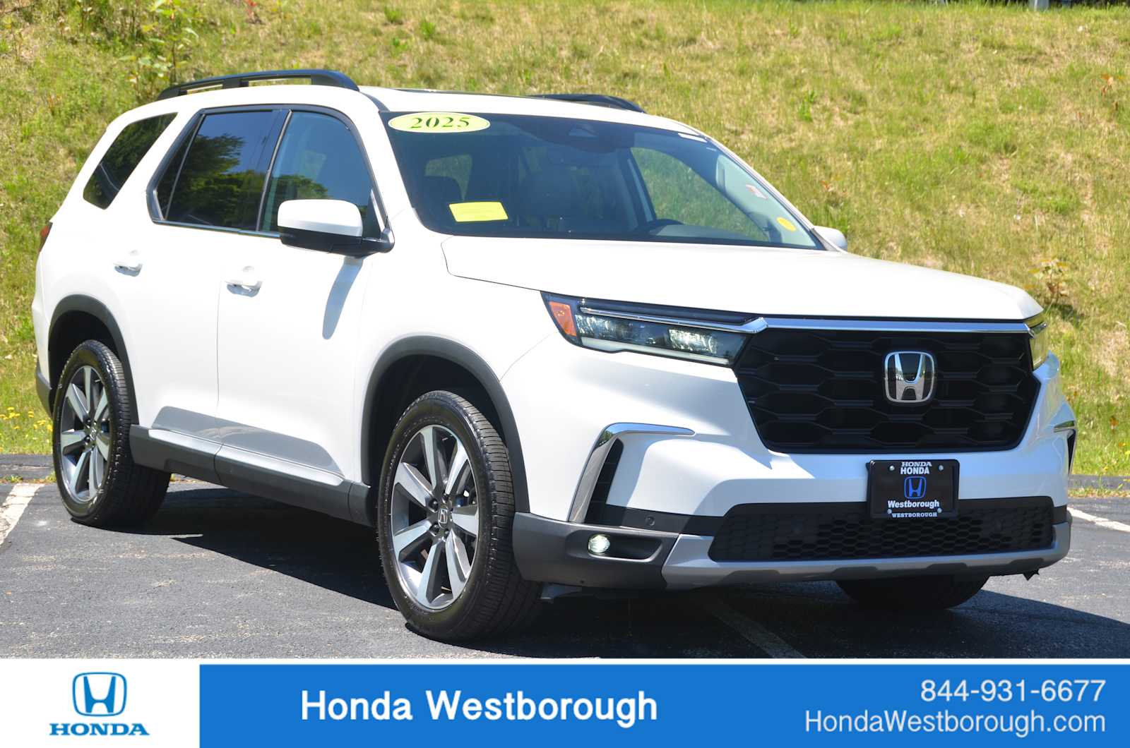 2025 Honda Pilot Touring AWD's photo