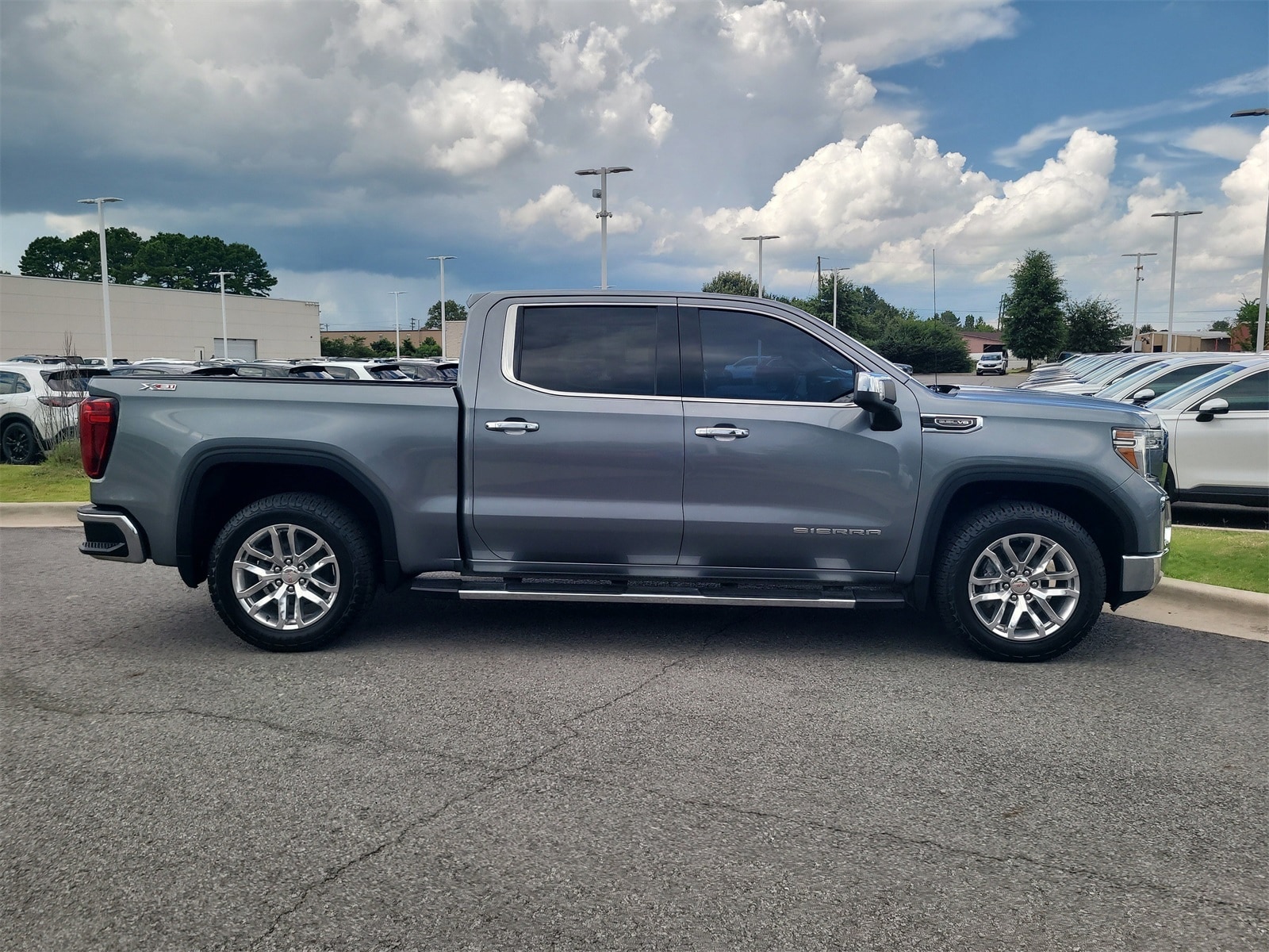 Used 2021 GMC Sierra 1500 SLT with VIN 3GTU9DEDXMG383361 for sale in Little Rock