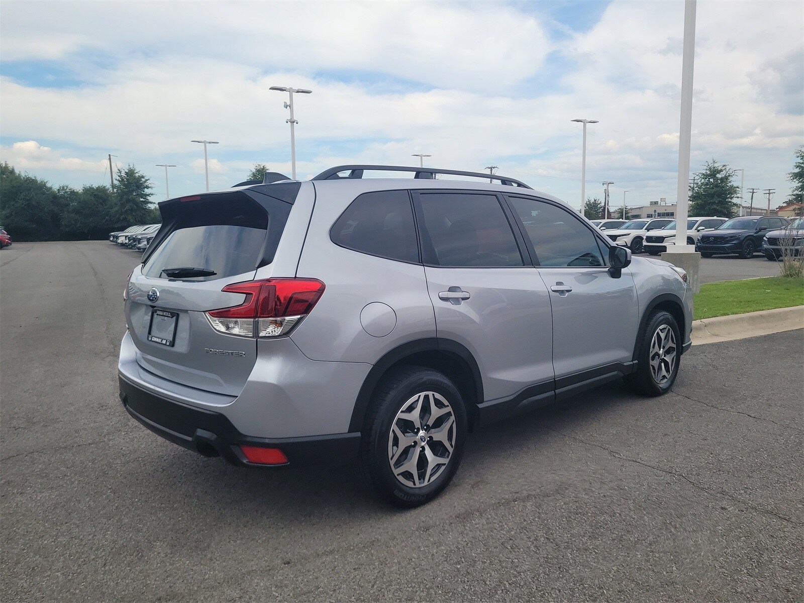 2024 Subaru Forester Premium Base photo 2