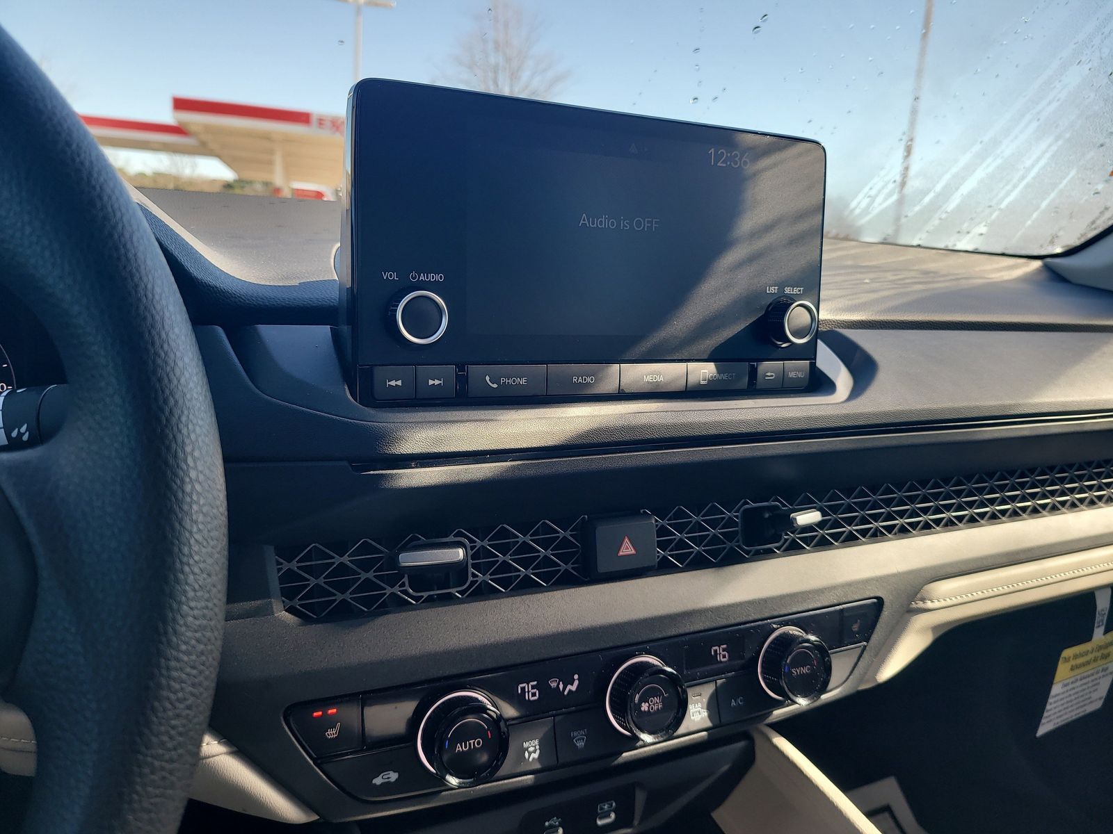 2025 Honda Accord SE - Photo 17